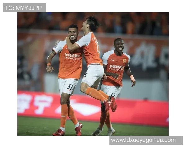 绿城与四川的激烈对决展现足球魅力与团队精神的完美结合